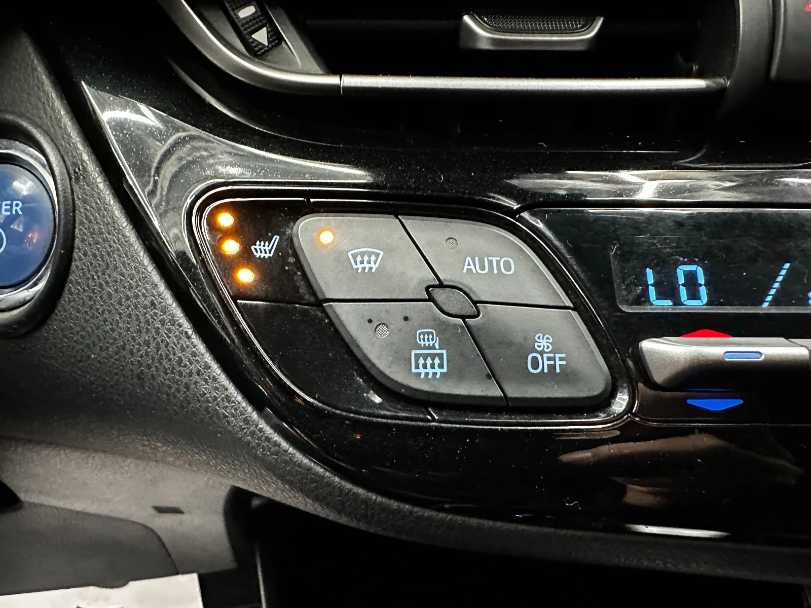Toyota C-HR 1.8 hybrid 122 к.с. , снимка 12 - Автомобили и джипове - 56328078