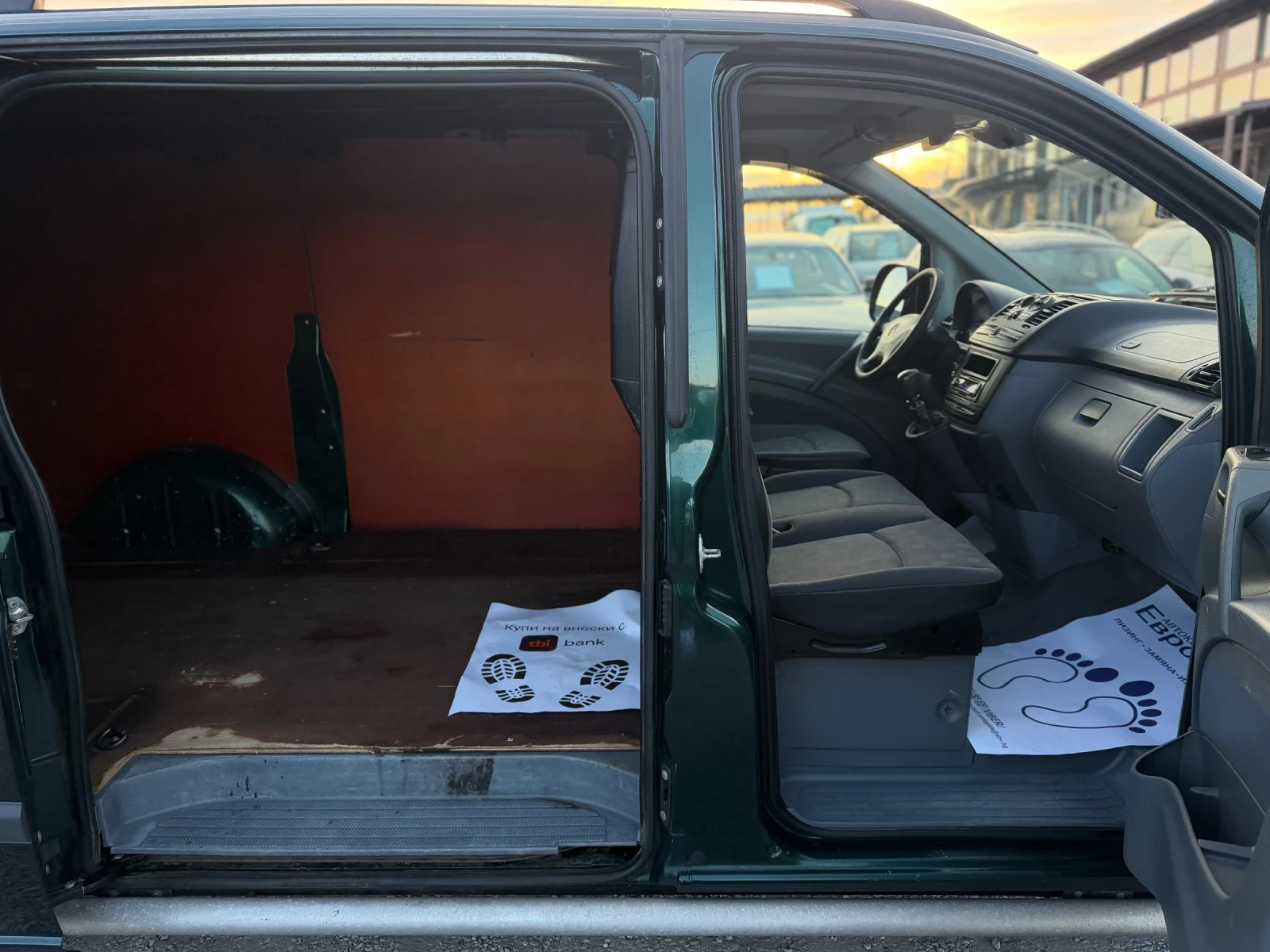 Mercedes-Benz Vito 2.2CDI 95кс КЛИМАТИК , снимка 13 - Бусове и автобуси - 53799423