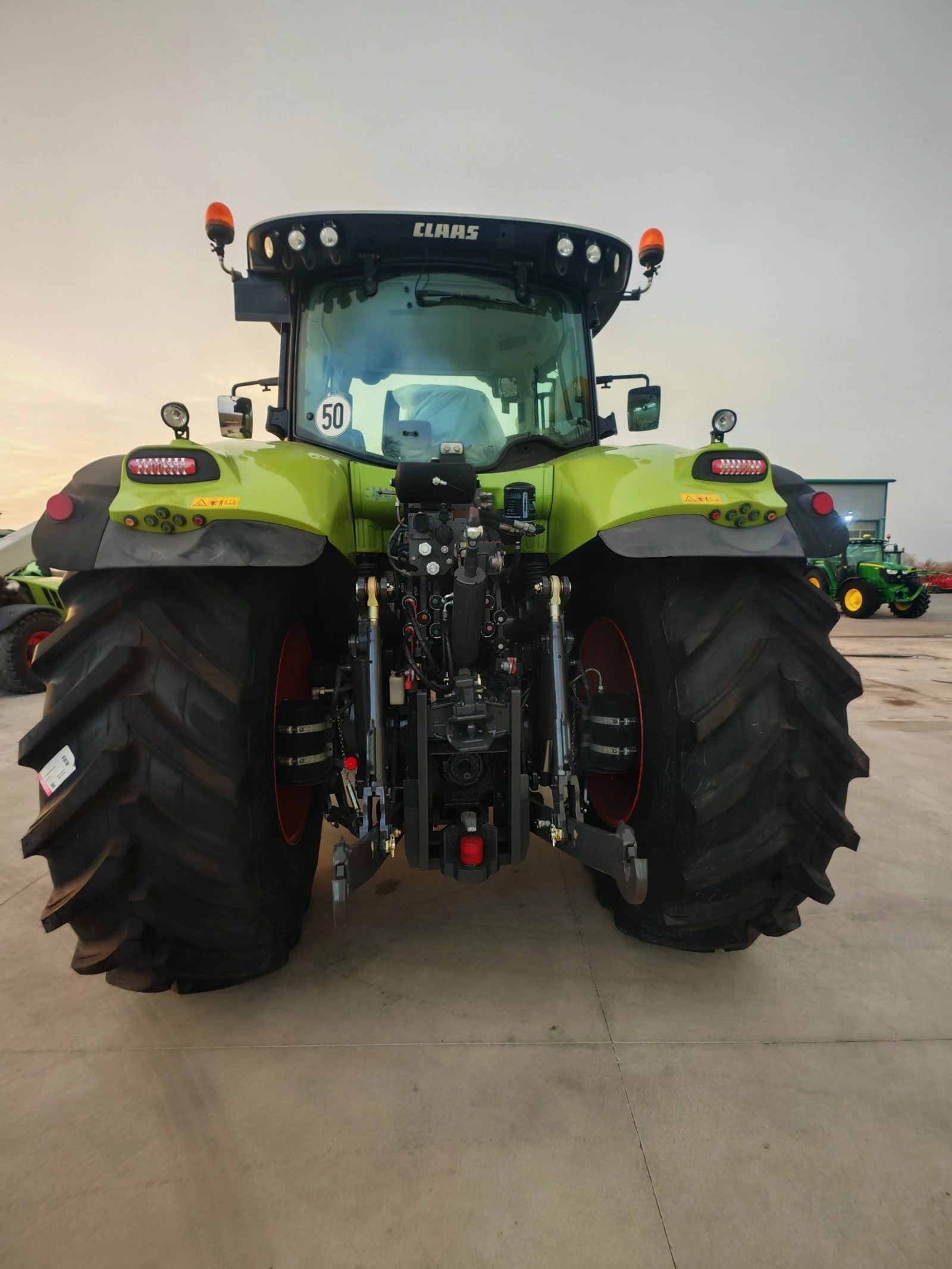 Трактор Claas Axion 830 лизинг с първоначална вноска 20% - изображение 7