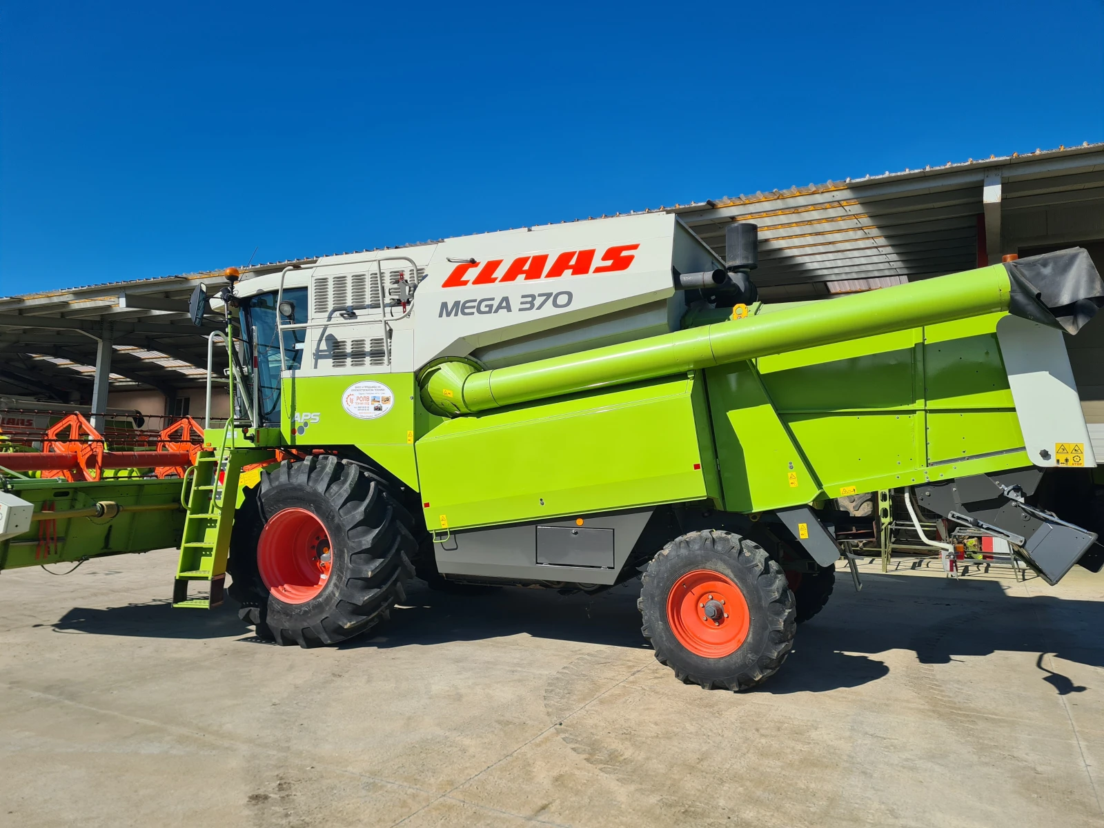 Комбайн Claas Mega 370, снимка 5 - Селскостопанска техника - 56626915