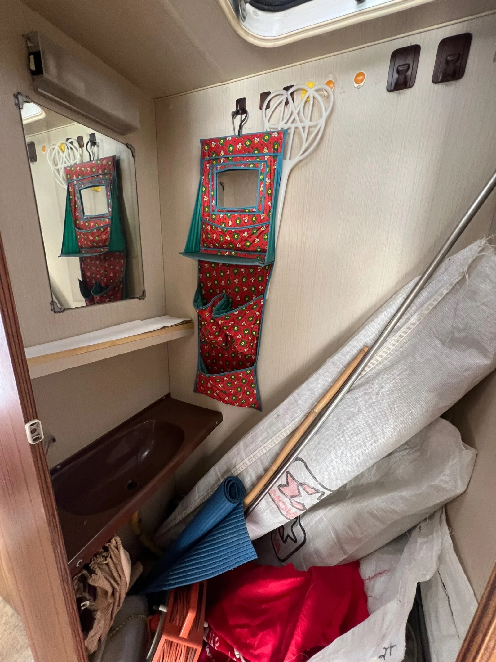 Каравана Adria ADRIA 410SLT+ ФОРТСЕЛТ-НОВ ВНОС ОТ ИТАЛИЯ, снимка 12 - Каравани и кемпери - 53976169