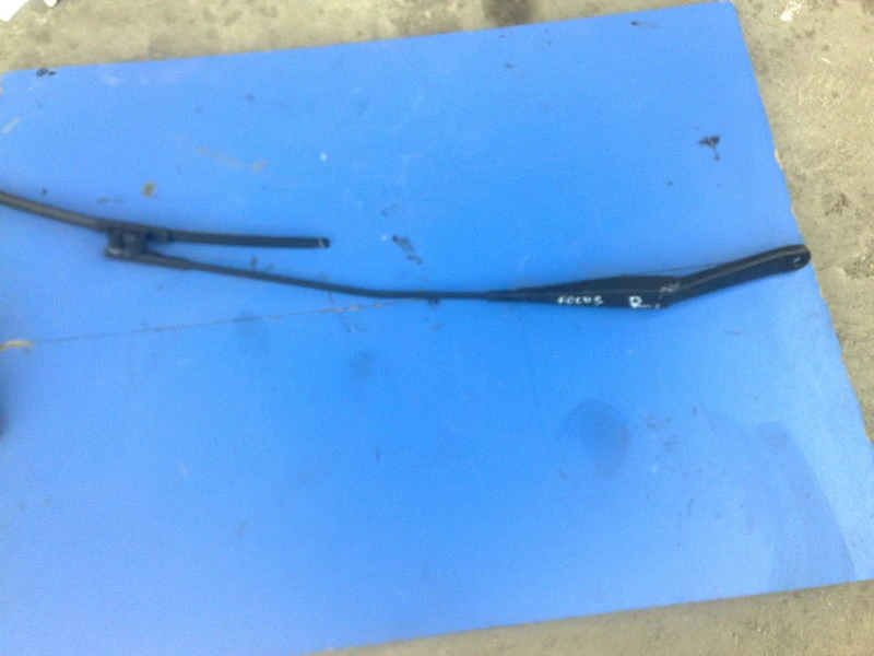 рамо чистачка предно дясно за Форд Фокус 07г. 