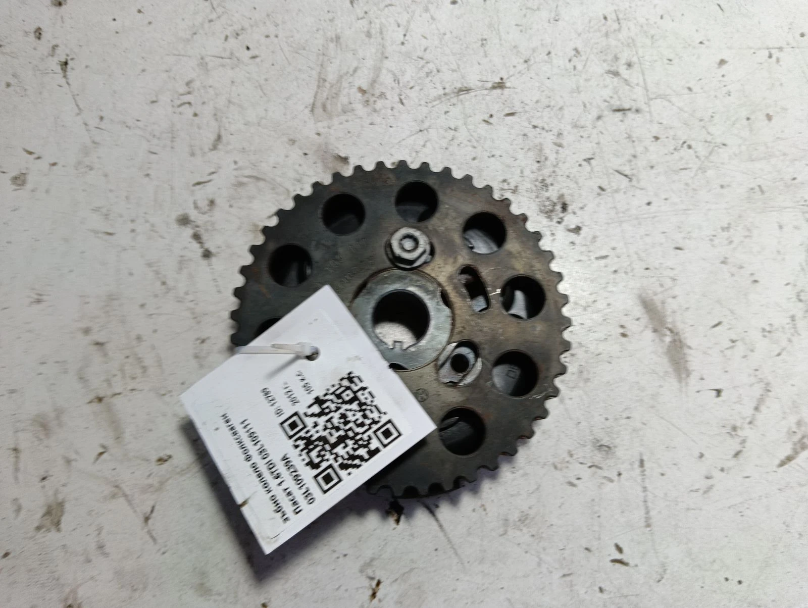 зъбно колело Фолксваген Пасат 1.6TDI 03L109111 03L109239A