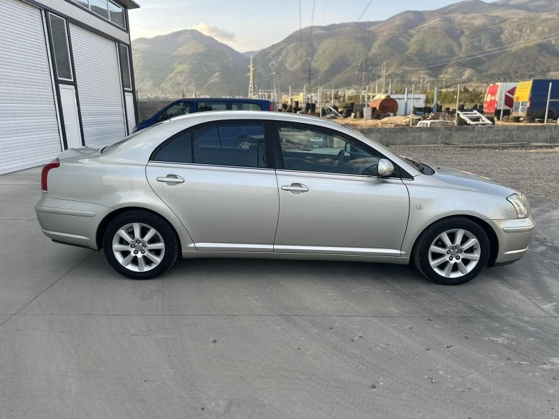 Toyota Avensis 1.8VVTI//129KS//KLIMATRONIK, снимка 6 - Автомобили и джипове - 46129715