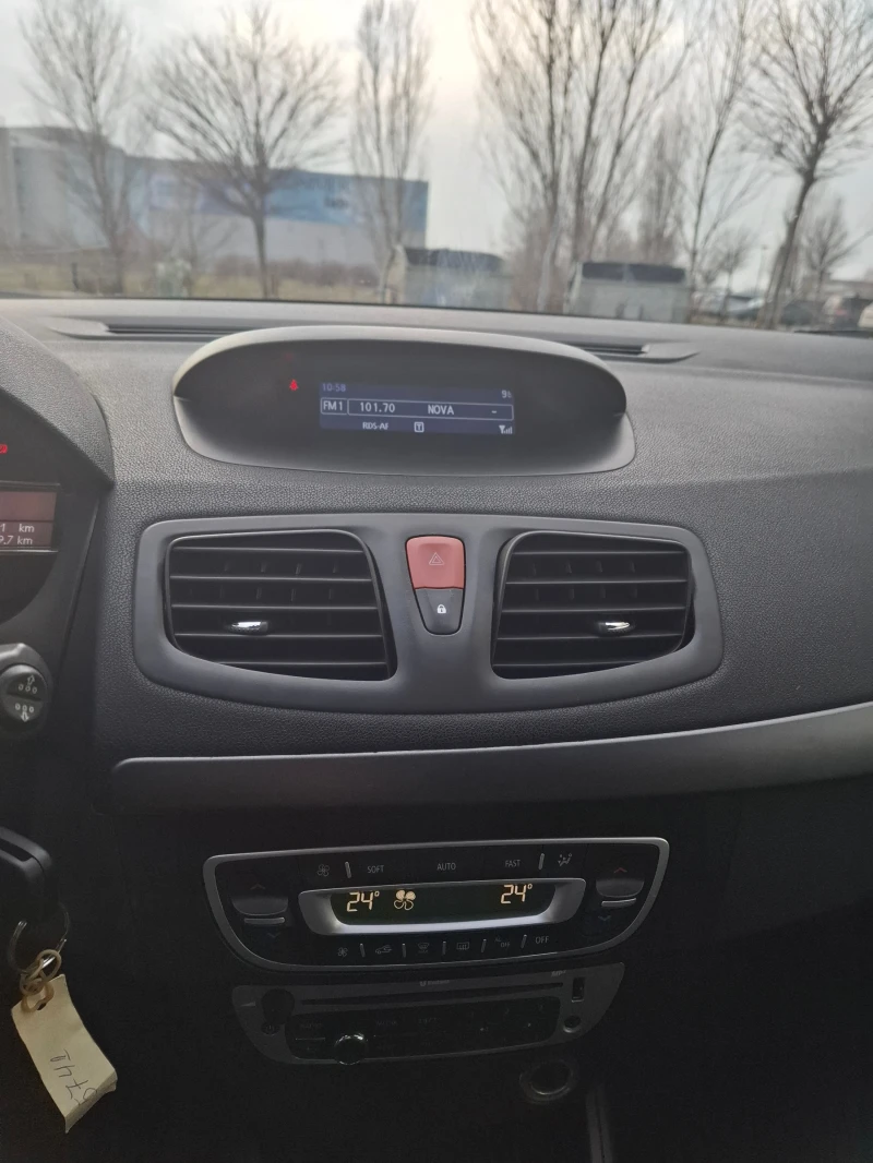 Renault Megane, снимка 8 - Автомобили и джипове - 46051522