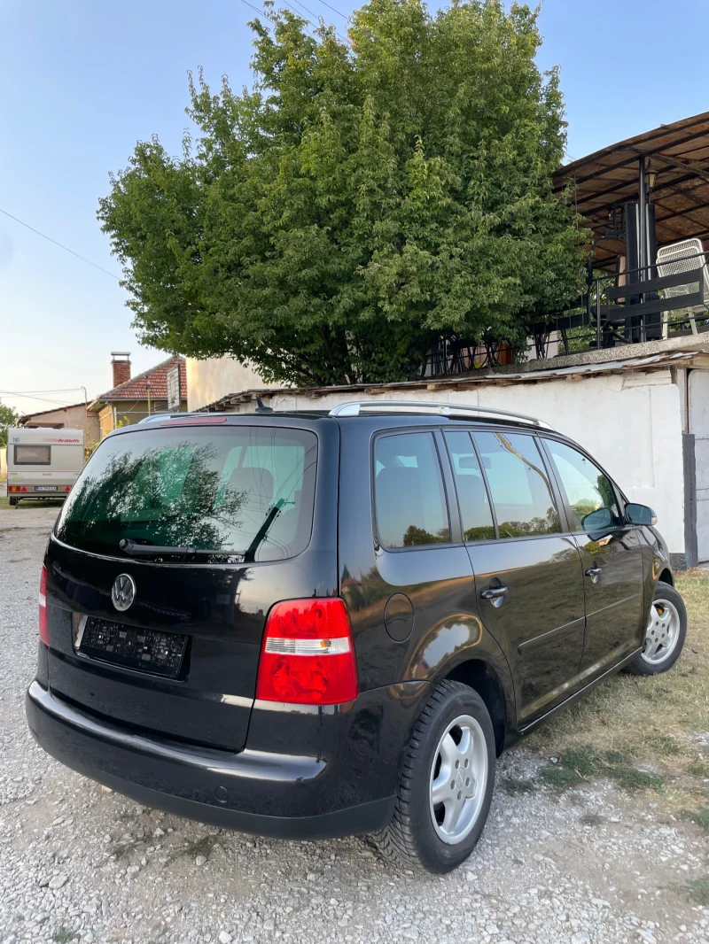 VW Touran Highline , снимка 5 - Автомобили и джипове - 47209450