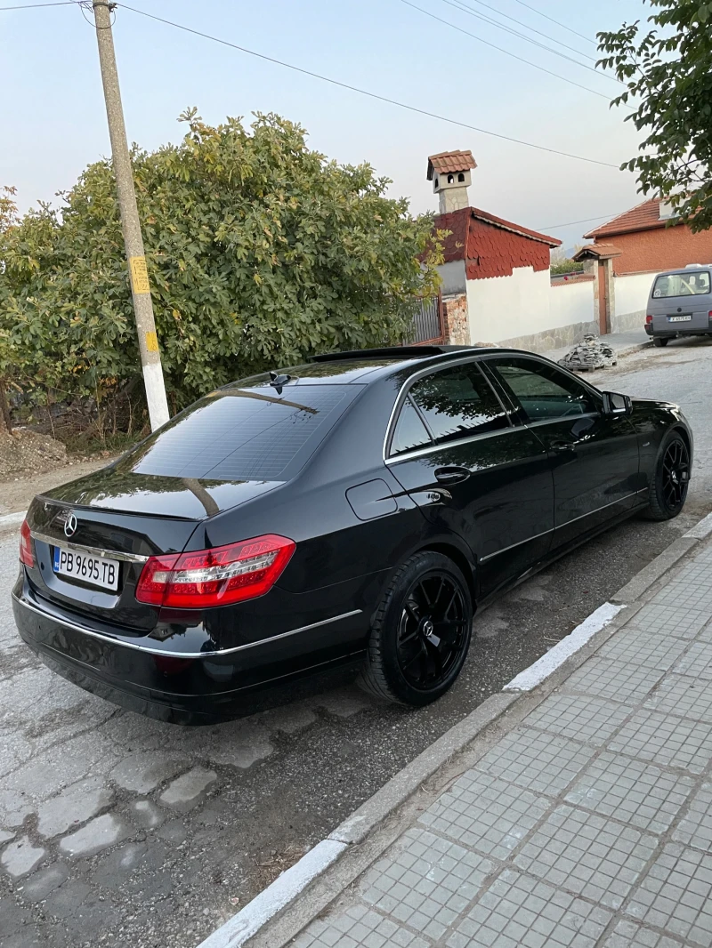 Mercedes-Benz E 220 Avantgarde!, снимка 4 - Автомобили и джипове - 47748046