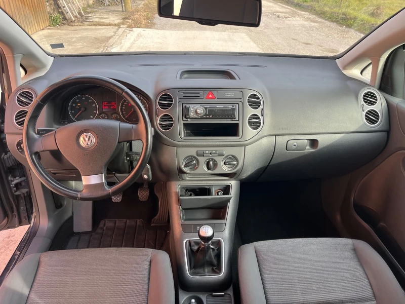 VW Golf 1.6i ITALIA 86000KM!!!, снимка 8 - Автомобили и джипове - 48424505