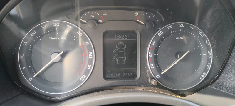 Skoda Octavia, снимка 15 - Автомобили и джипове - 48918173