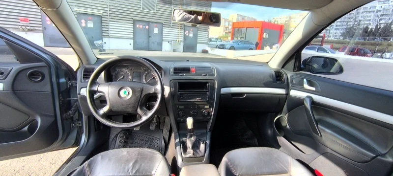 Skoda Octavia, снимка 16 - Автомобили и джипове - 48918173