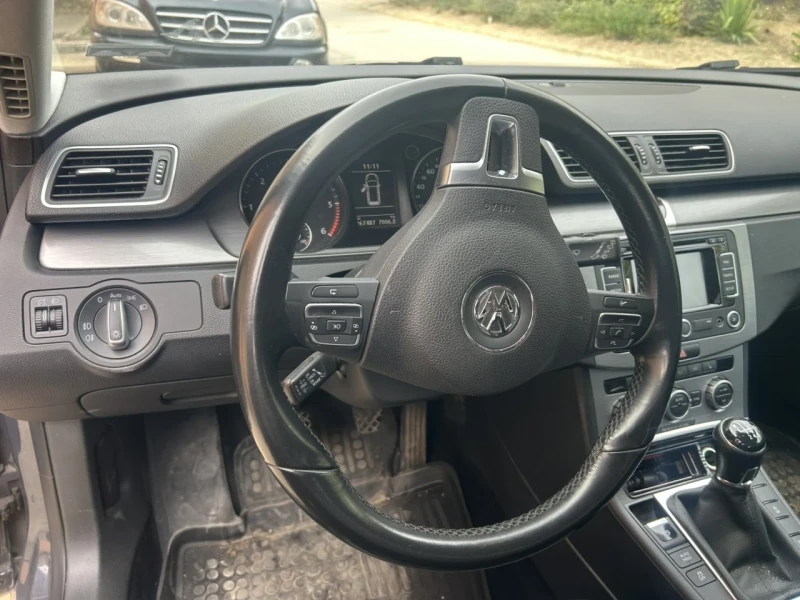 VW Passat, снимка 6 - Автомобили и джипове - 52269669