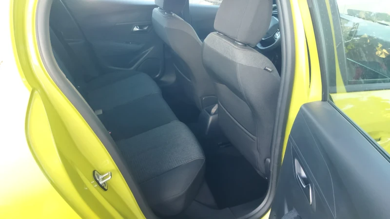 Peugeot 208 MHEV Швейцария, снимка 14 - Автомобили и джипове - 52238977