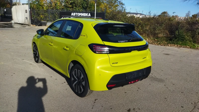 Peugeot 208 MHEV Швейцария, снимка 5 - Автомобили и джипове - 52238977