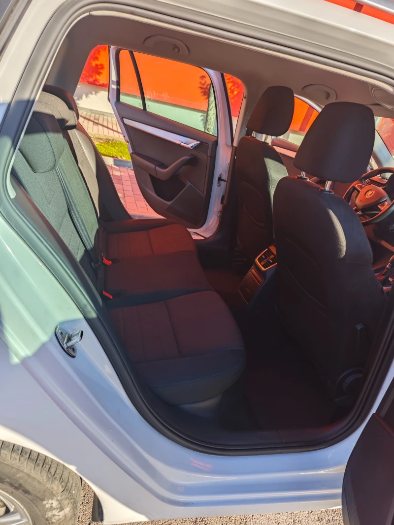 Skoda Octavia, снимка 6 - Автомобили и джипове - 52303678