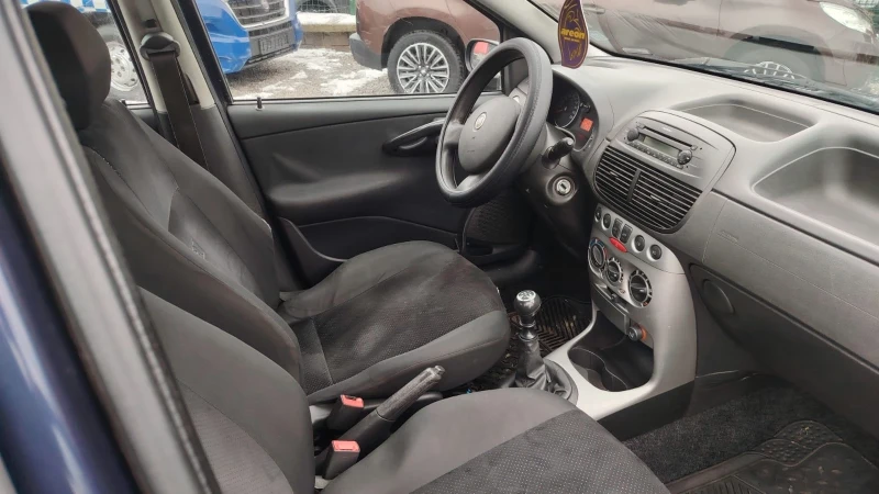 Fiat Punto 1.2 i климатик, снимка 6 - Автомобили и джипове - 53201568