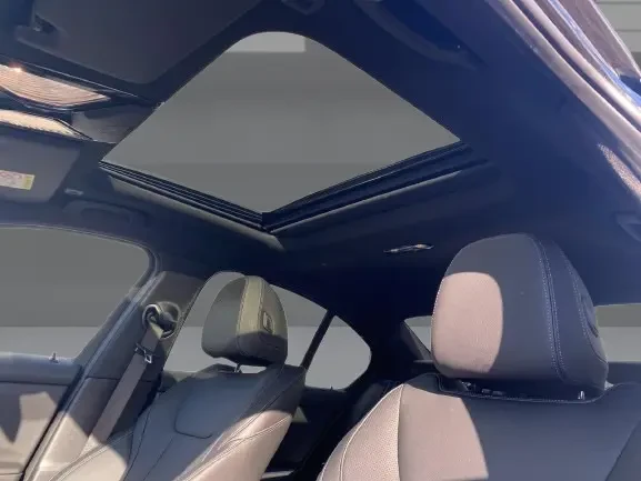 BMW 320 i xDrive = M-Sport = Гаранция, снимка 8 - Автомобили и джипове - 53190164