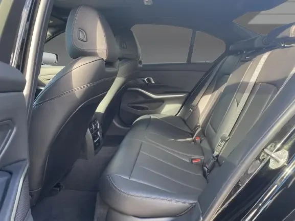 BMW 320 i xDrive = M-Sport = Гаранция, снимка 11 - Автомобили и джипове - 53190164