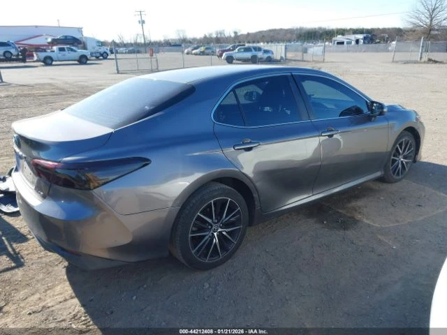 Toyota Camry LE, снимка 4 - Автомобили и джипове - 53246211