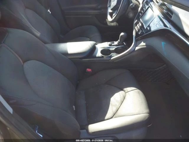 Toyota Camry LE, снимка 5 - Автомобили и джипове - 53246211