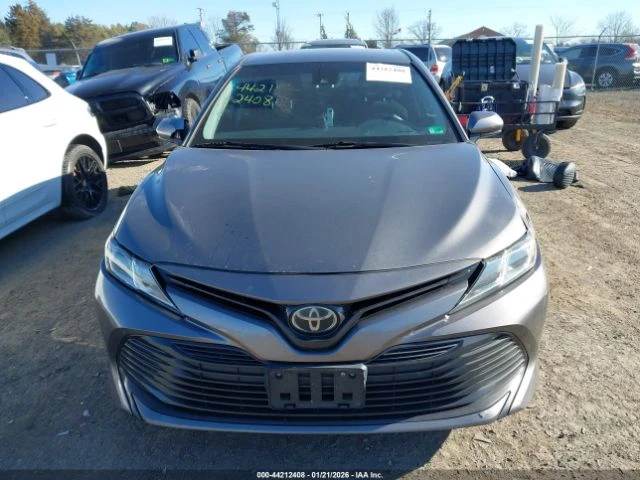 Toyota Camry LE, снимка 11 - Автомобили и джипове - 53246211