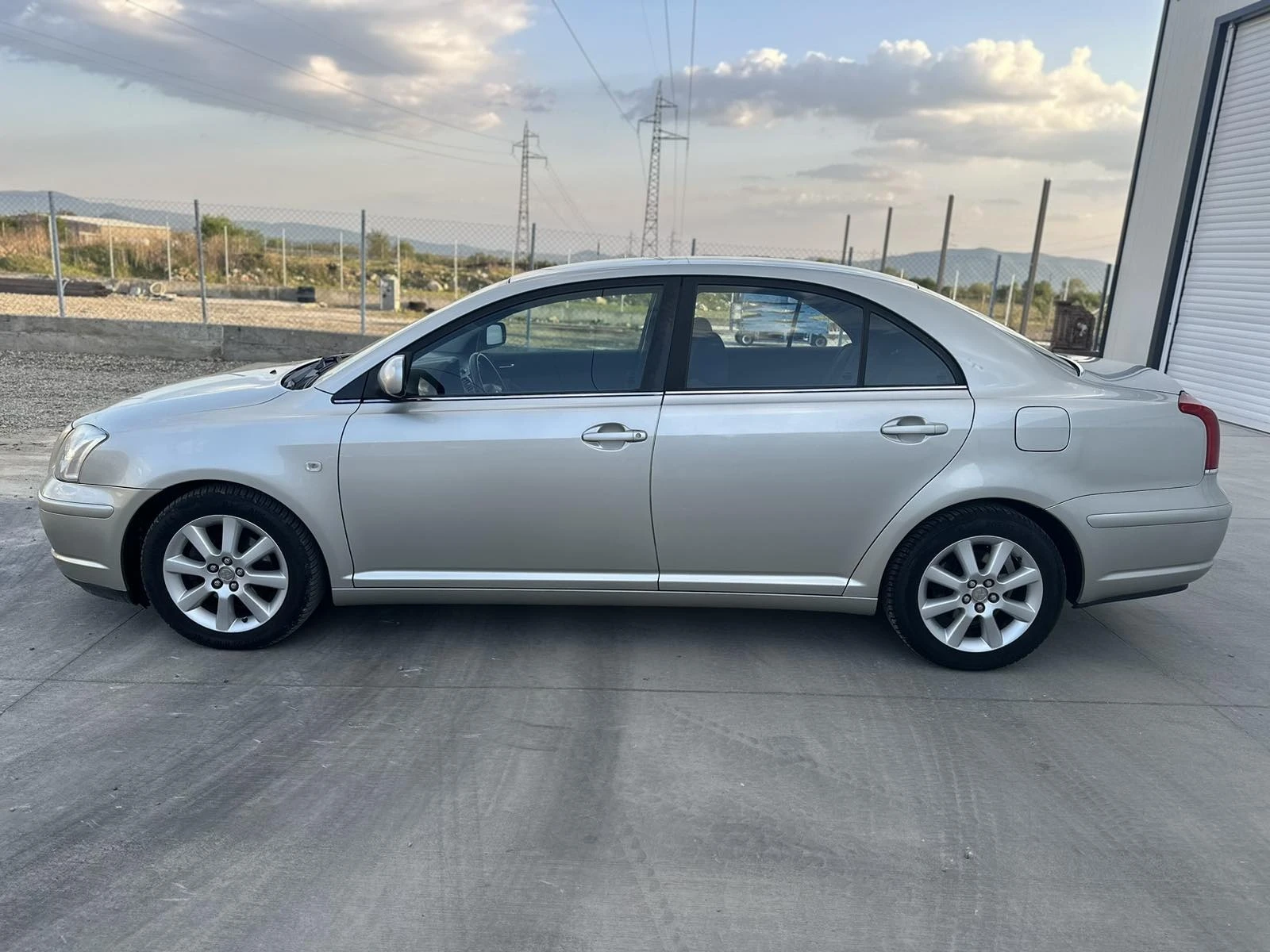 Toyota Avensis 1.8VVTI//129KS//KLIMATRONIK - изображение 2