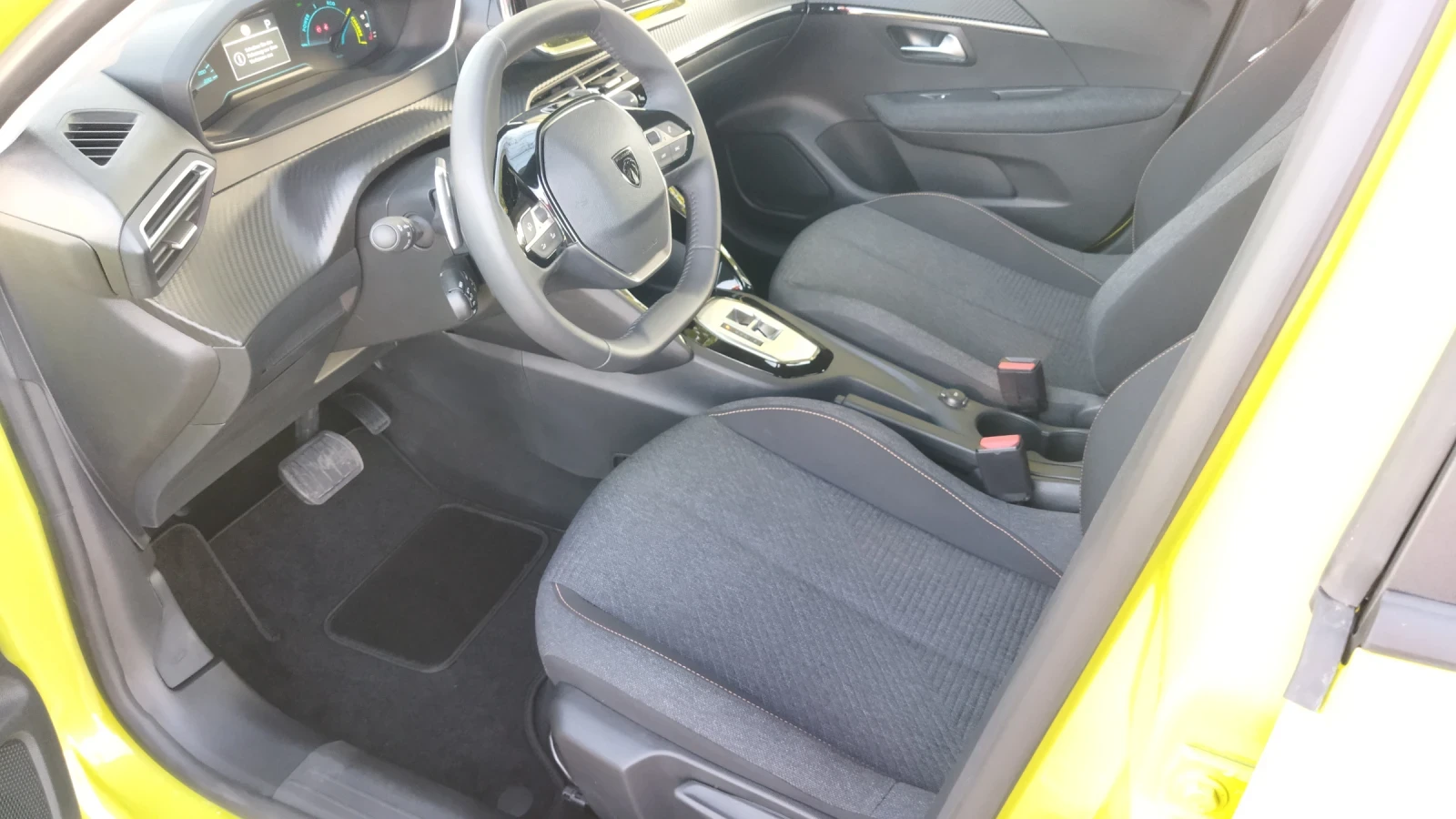 Peugeot 208 MHEV  | Mobile.bg   12