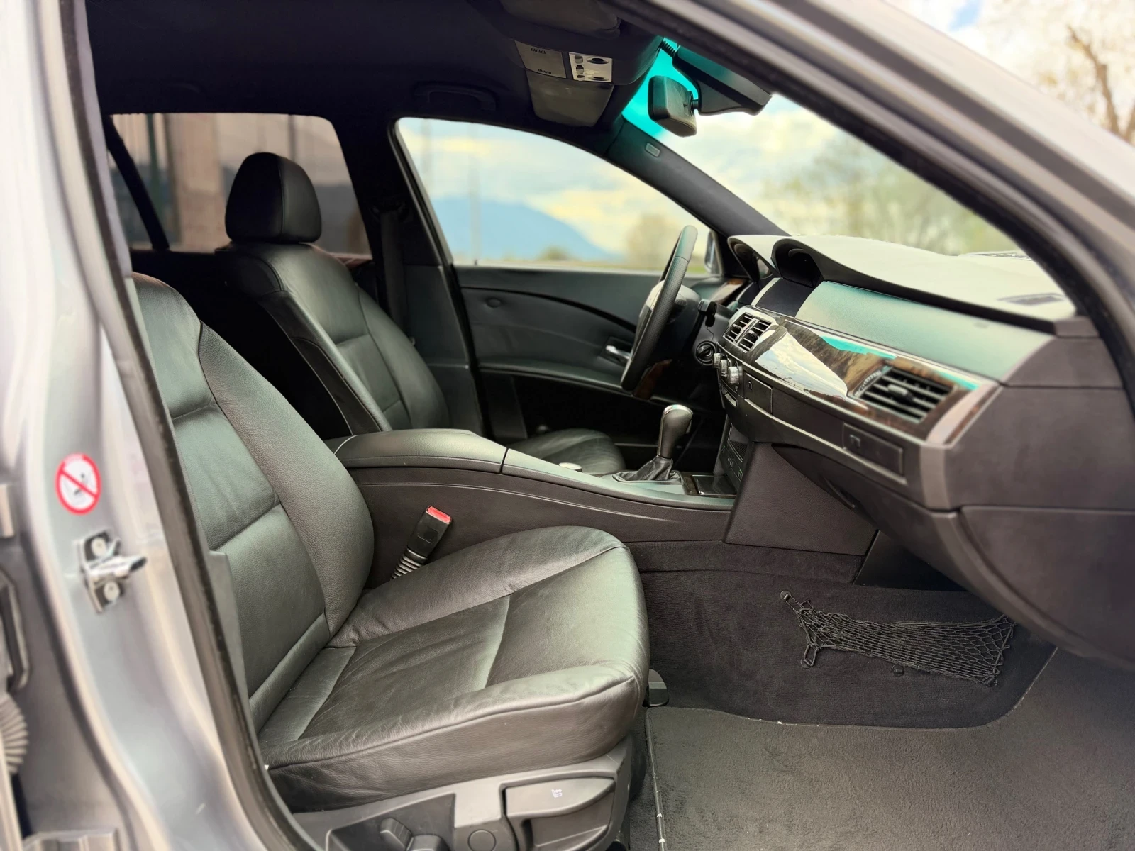 BMW 525 2.5d~M-PAKCET~АВТОМАТ~КОЖА~НАВИ, снимка 15 - Автомобили и джипове - 54182935