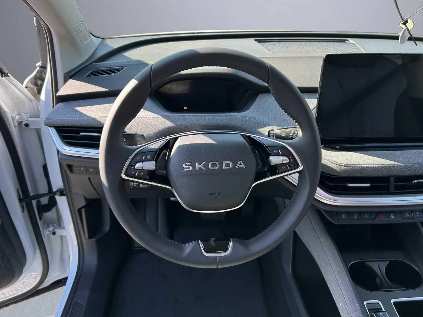 Skoda Enyaq 60 Facelift DISTRONIC Winter Package Blind Spot , снимка 9 - Автомобили и джипове - 54292600