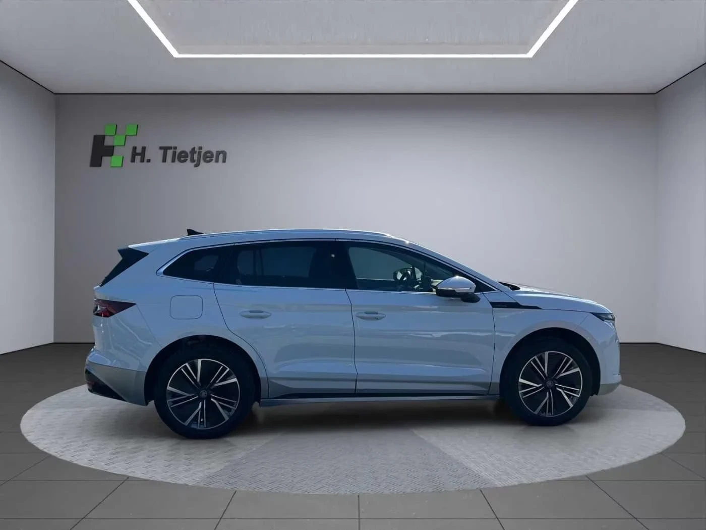 Skoda Enyaq 60 Facelift DISTRONIC Winter Package Blind Spot , снимка 3 - Автомобили и джипове - 54292600