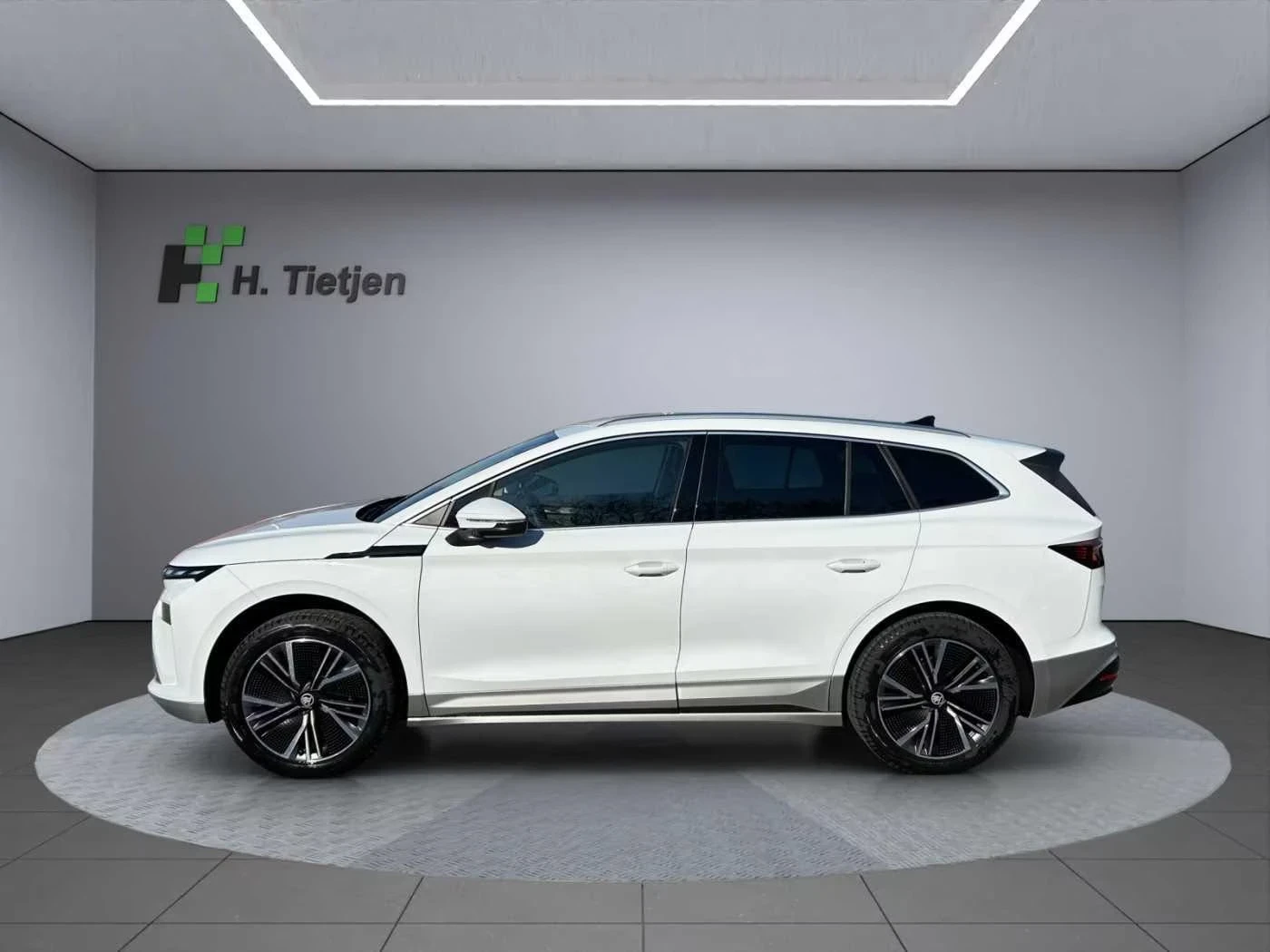 Skoda Enyaq 60 Facelift DISTRONIC Winter Package Blind Spot , снимка 2 - Автомобили и джипове - 54292600