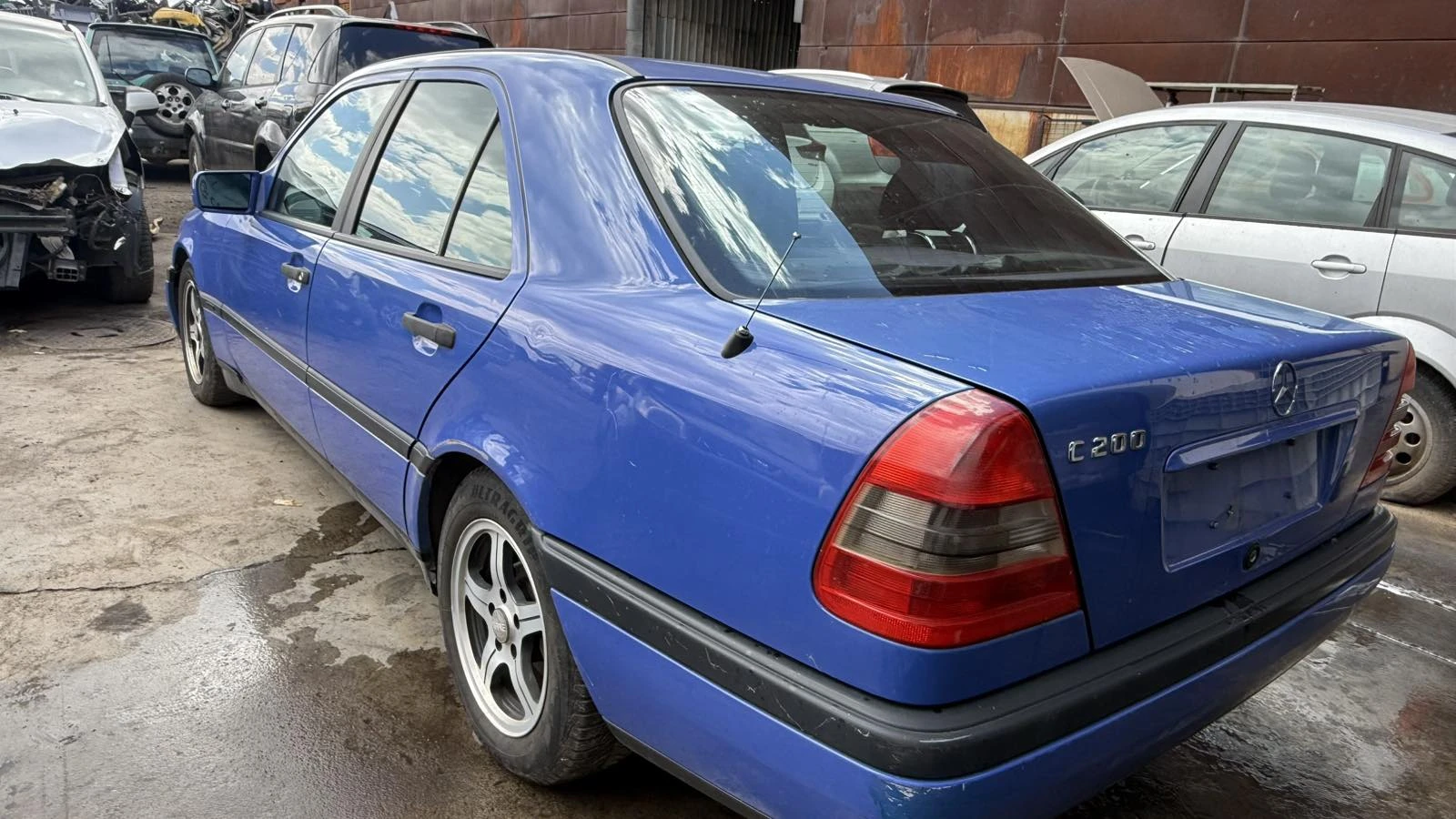 Mercedes-Benz C 200, снимка 4 - Автомобили и джипове - 54421367
