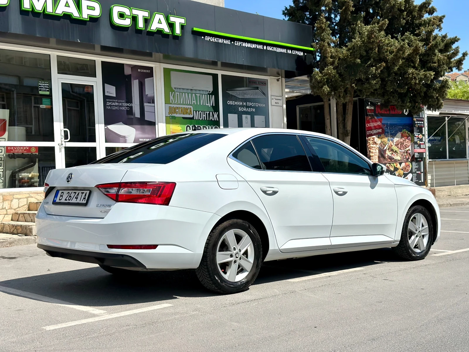 Skoda Superb, снимка 11 - Автомобили и джипове - 54655162