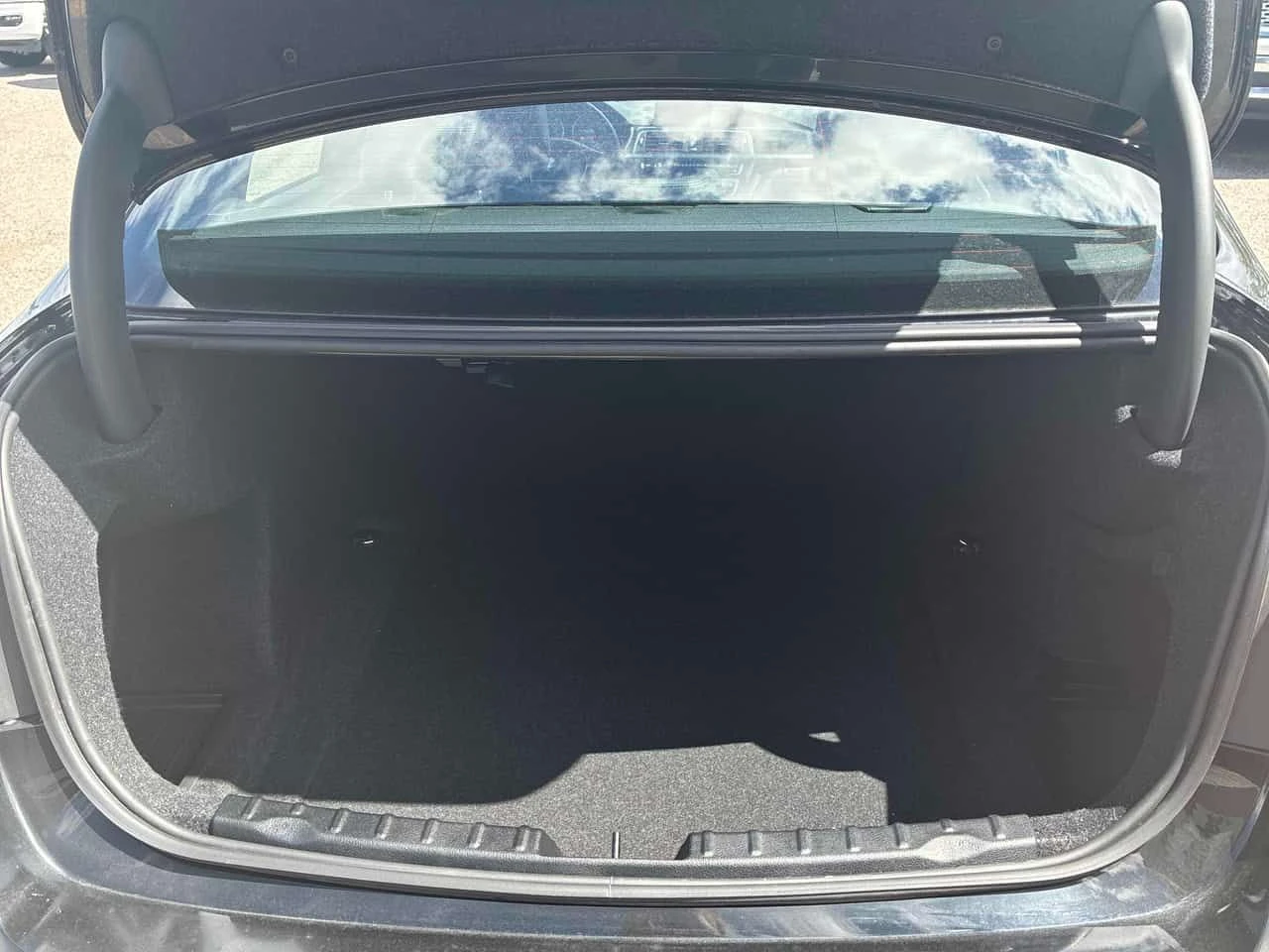 BMW 330 * 330i xDrive * ПОДГРЕВИ * ПАНО * KEYLESS * CARFAX, снимка 12 - Автомобили и джипове - 54858481