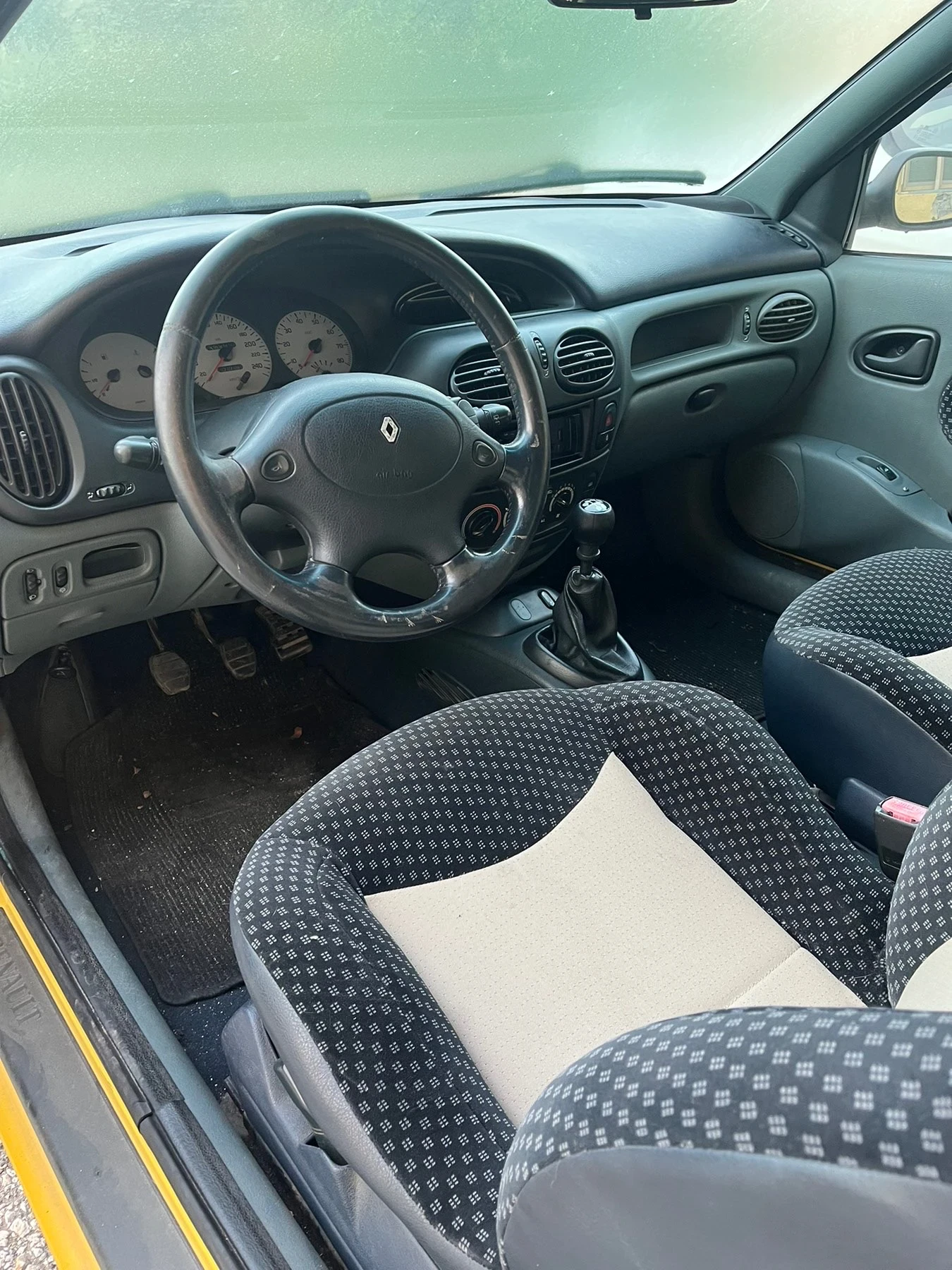 Renault Megane, снимка 3 - Автомобили и джипове - 54943853