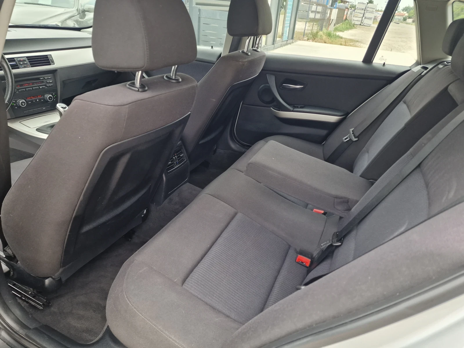 BMW 318 2.0D 143kc. FACE!, снимка 11 - Автомобили и джипове - 55252475