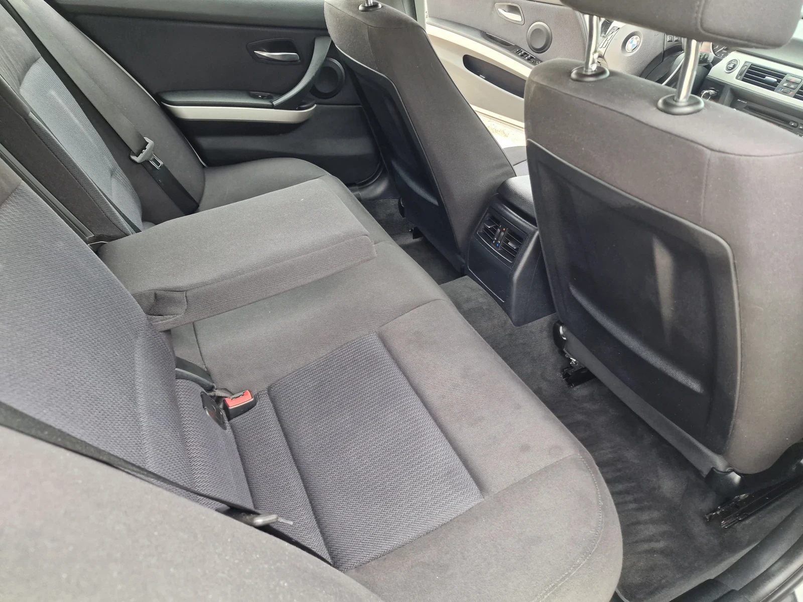 BMW 318 2.0D 143kc. FACE!, снимка 14 - Автомобили и джипове - 55252475