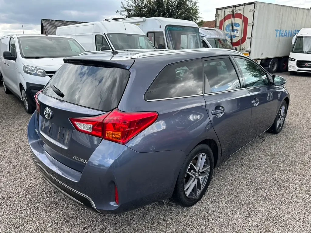 Toyota Auris, снимка 7 - Автомобили и джипове - 55622725
