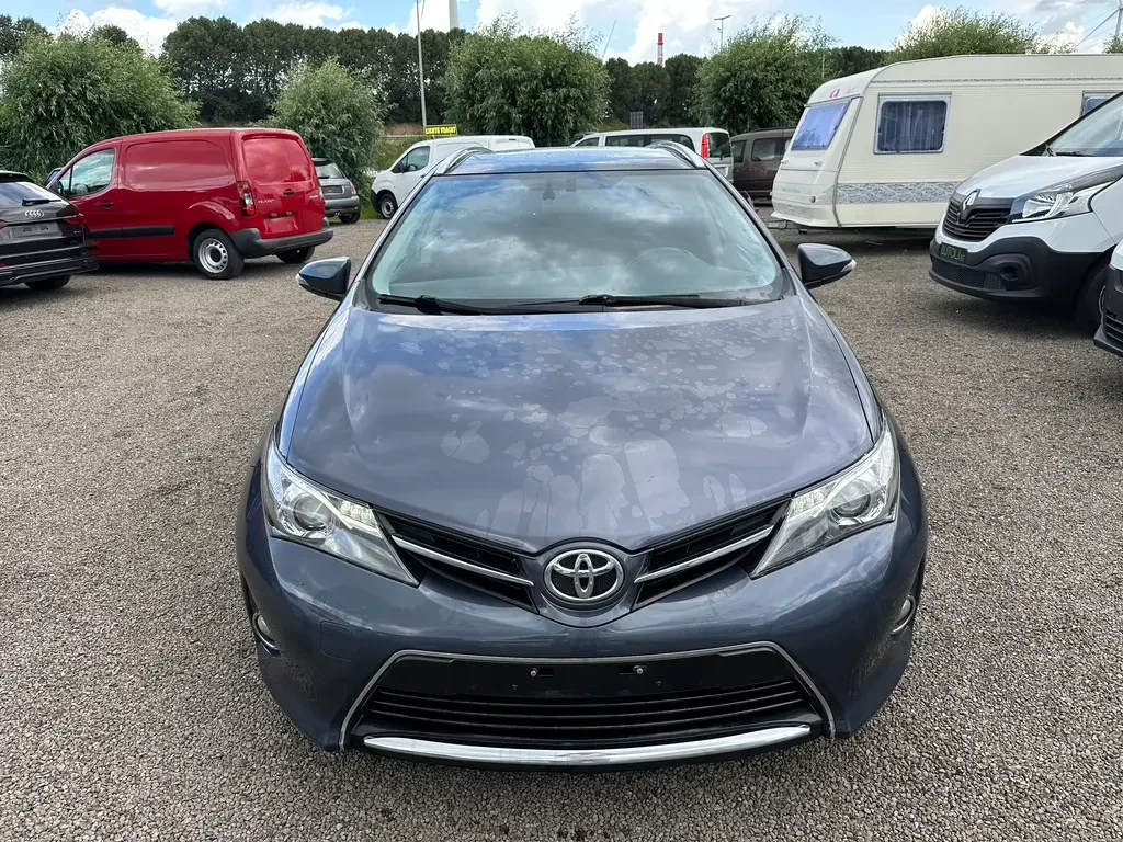 Toyota Auris, снимка 4 - Автомобили и джипове - 55622725