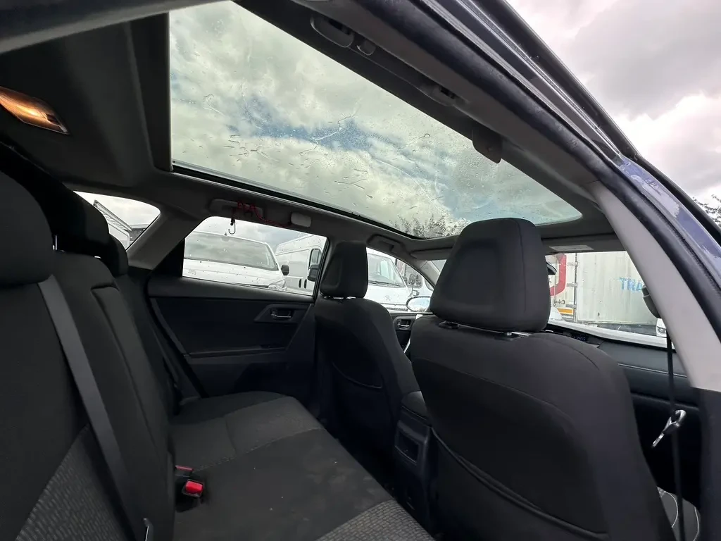 Toyota Auris, снимка 11 - Автомобили и джипове - 55622725
