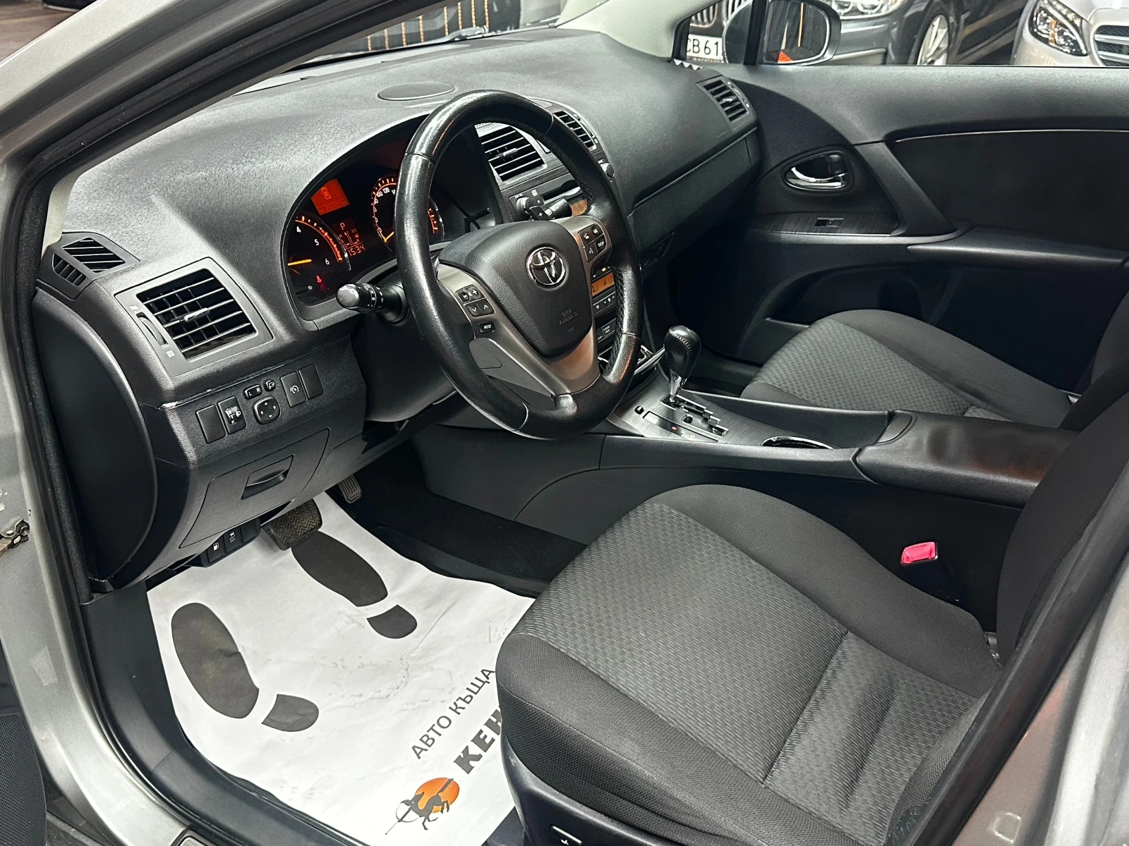 Toyota Avensis 2.2d 150 к.с., снимка 9 - Автомобили и джипове - 55625579