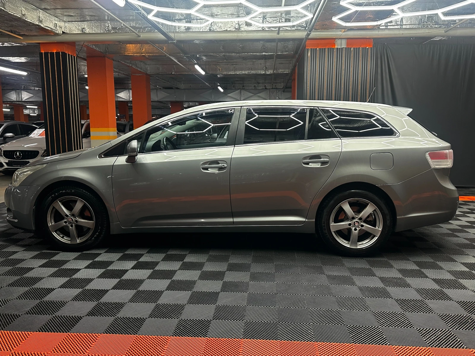 Toyota Avensis 2.2d 150 к.с., снимка 3 - Автомобили и джипове - 55625579