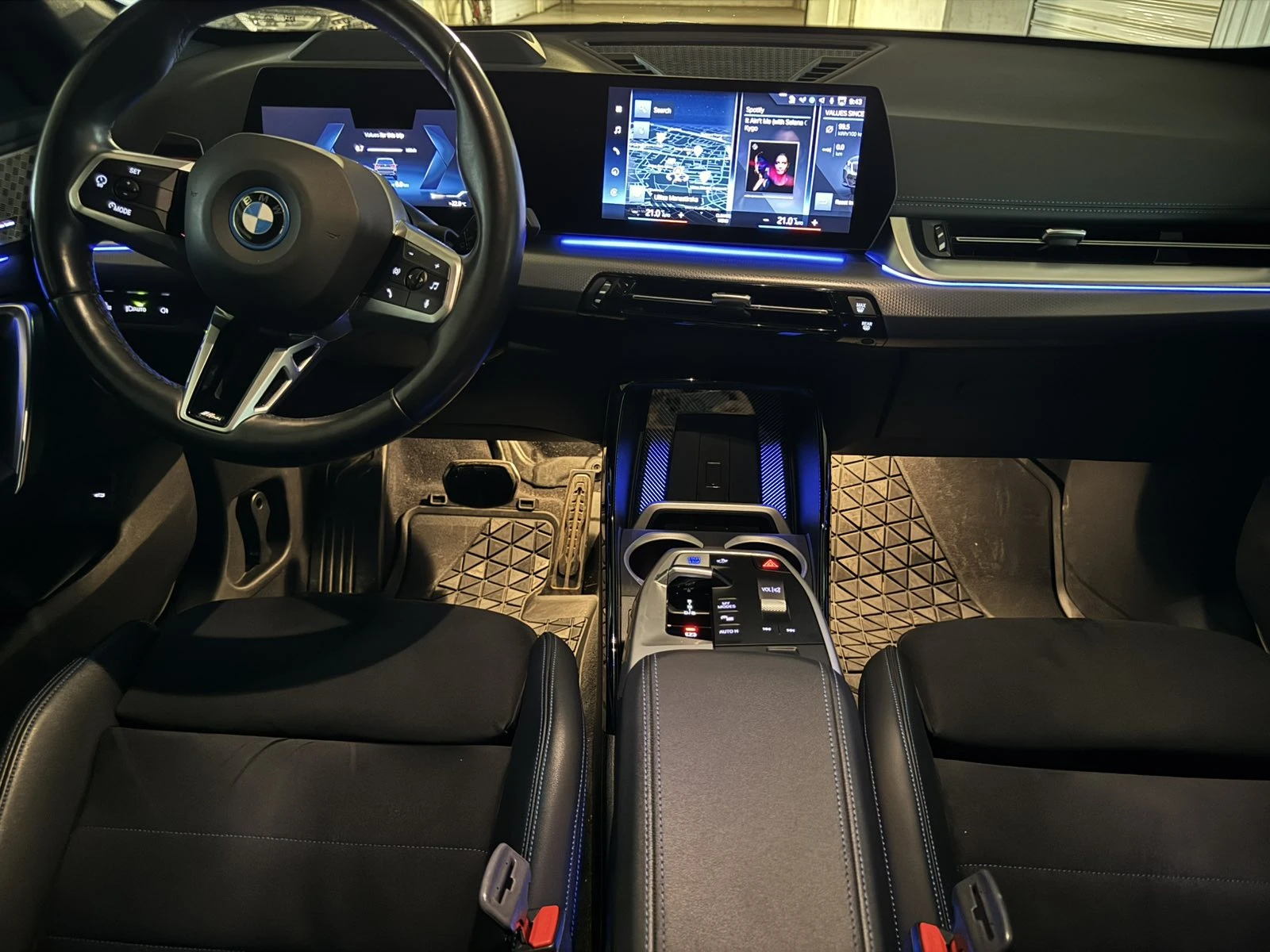 BMW iX1 М Пакет, снимка 8 - Автомобили и джипове - 55897249
