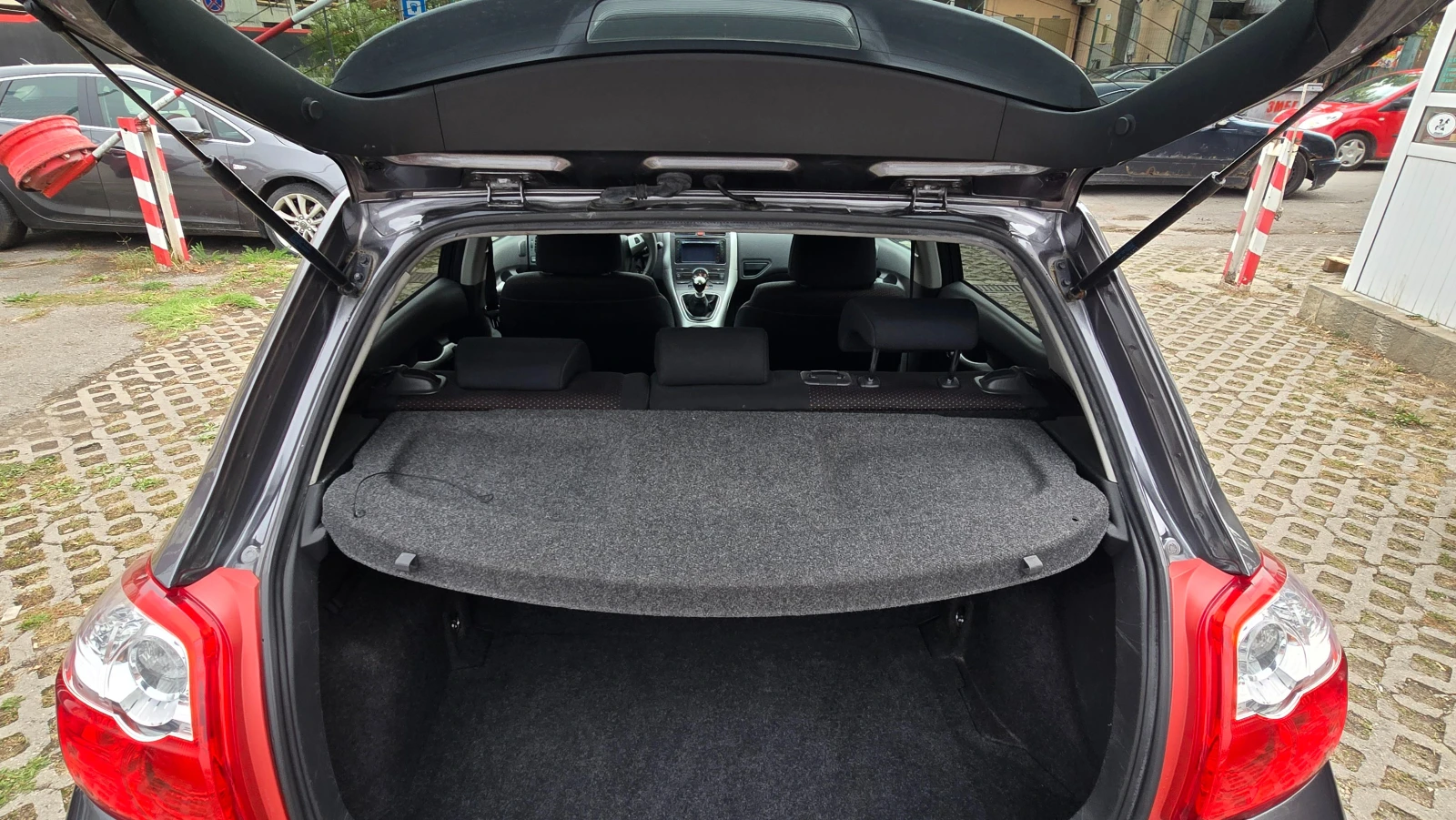 Toyota Auris 1.6i-����-SPORTLINE | Mobile.bg � ����������� 9