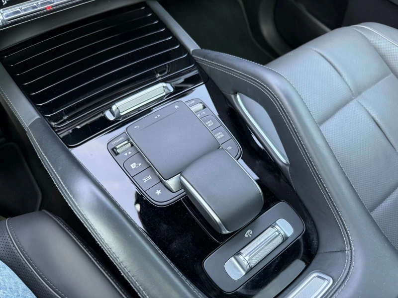 Mercedes-Benz GLS580 AMG/489HP/CARBON/PANO/HUD/MASSAGE/BURMESTER/208E, снимка 15 - Автомобили и джипове - 50472980