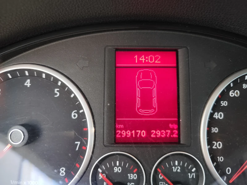 VW Tiguan, снимка 9 - Автомобили и джипове - 52827130