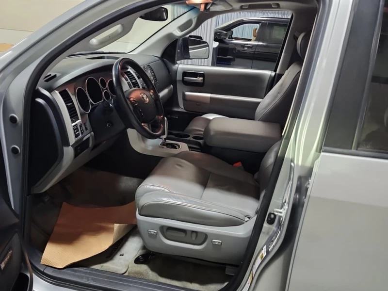 Toyota Sequoia * LIMITED * CARFAX * БЕЗ ПЪРВОНАЧАЛНА ВНОСКА, снимка 5 - Автомобили и джипове - 53001311