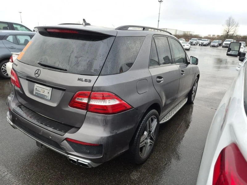 Mercedes-Benz ML 63 AMG 2014 4MATIC * БЕЗ ПЪРВОНАЧАЛНА ВНОСКА* , снимка 3 - Автомобили и джипове - 53289939