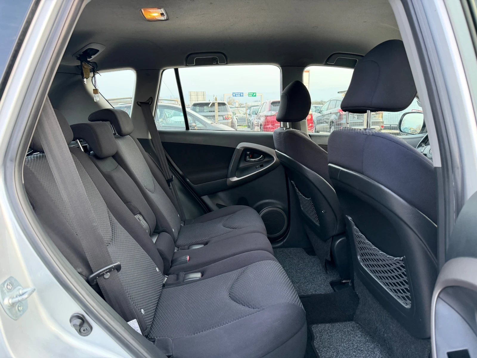 Toyota Rav4 2.2d 136kc.D4D 4x4 , снимка 14 - Автомобили и джипове - 53890328