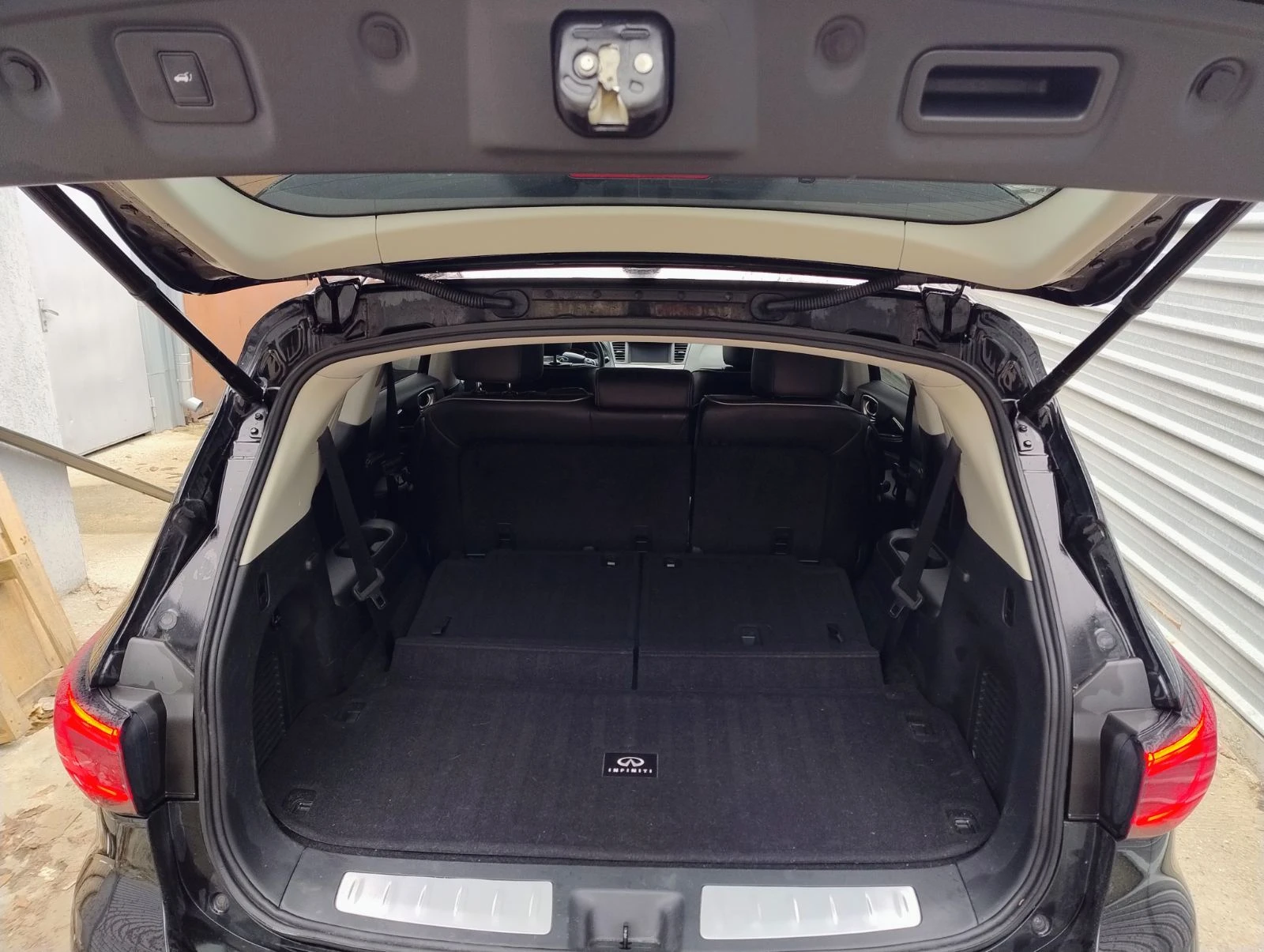 Infiniti QX60 3.5 V6, снимка 16 - Автомобили и джипове - 53970045