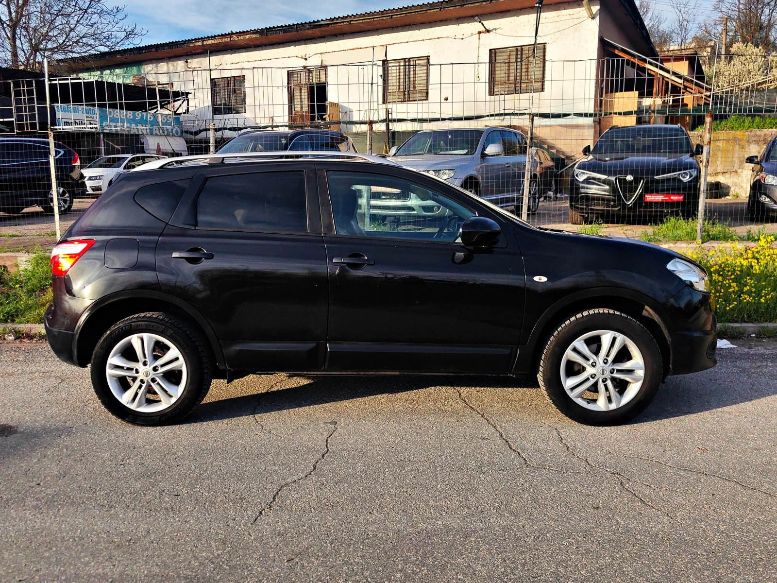 Nissan Qashqai  4WD!2.0! КОЖЕН САЛОН!СТЪКЛЕН ТАВАН !ТОП СЪСТОЯНИЕ, снимка 6 - Автомобили и джипове - 54116178